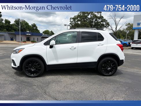 Used 2021 Chevrolet Trax LT w/ Premium Seat Package AWD/4WD image 8