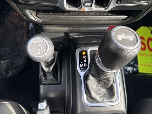 Used 2021 Jeep Wrangler Unlimited Sport image 37