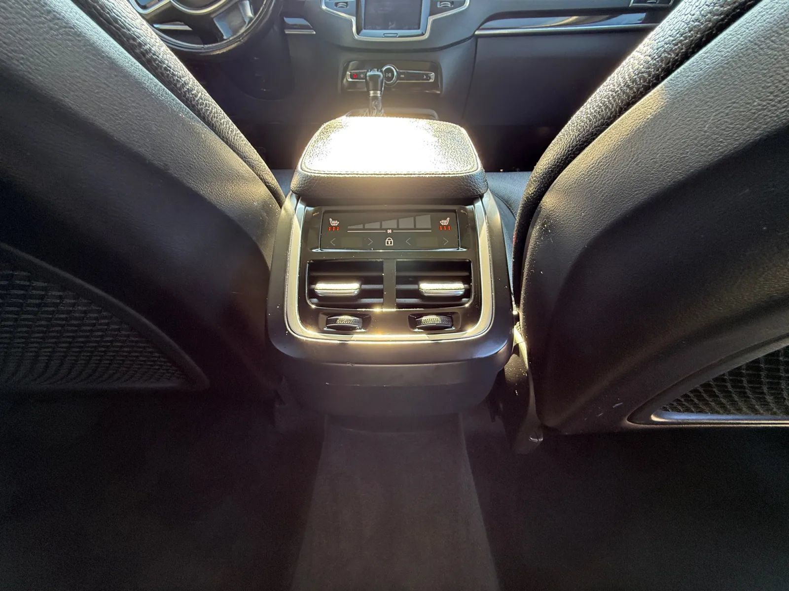 Used 2019 Volvo XC90 T5 Momentum AWD/4WD image 23