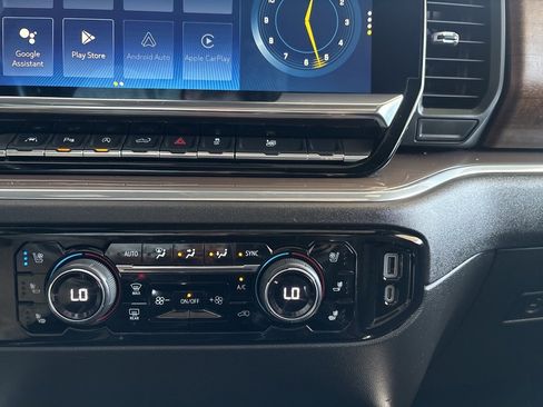 Used 2022 Chevrolet Silverado 1500 High Country w/ High Country Premium Package image 26