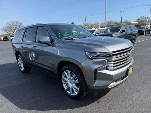 Used 2022 Chevrolet Tahoe High Country w/ Premium Package image 7