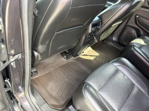 Used 2017 GMC Acadia SLT AWD/4WD image 24