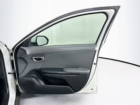 Used 2025 Kia K4 FWD image 31