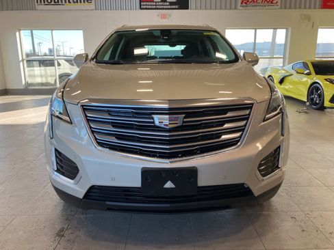 Used 2017 Cadillac XT5 Premium Luxury image 2
