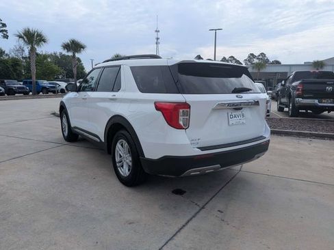 Used 2024 Ford Explorer XLT w/ Equipment Group 202A RWD image 5