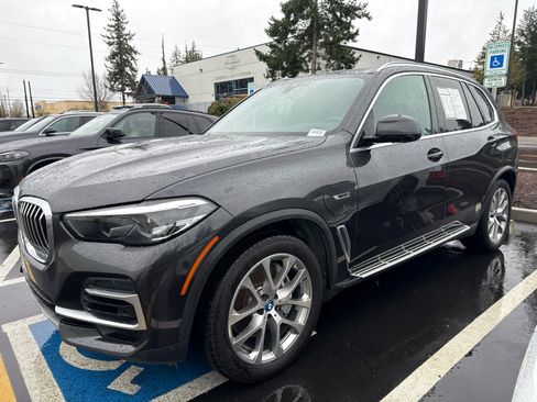 Used 2022 BMW X5 xDrive45e image 3