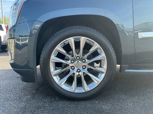 Used 2020 Cadillac Escalade Premium Luxury AWD/4WD image 31