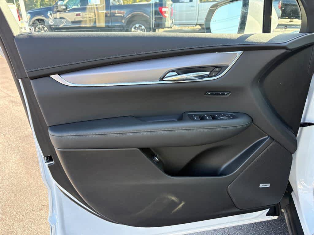 Used 2025 Cadillac XT6 Luxury FWD image 19