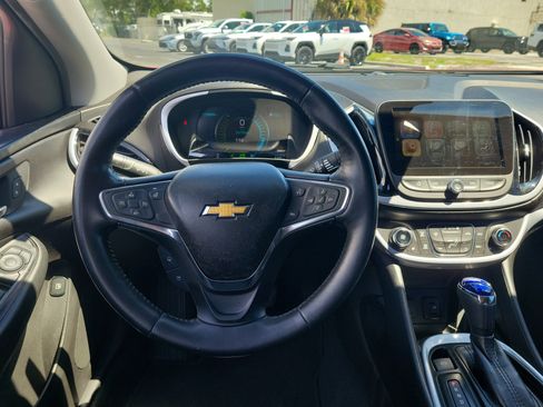 Used 2018 Chevrolet Volt LT w/ Comfort Package FWD image 15