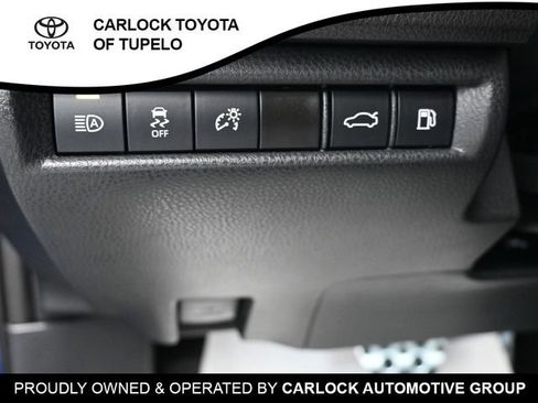 Used 2025 Toyota Camry SE image 18