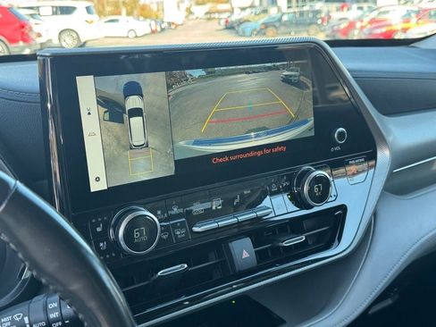 Used 2024 Toyota Highlander Platinum image 27