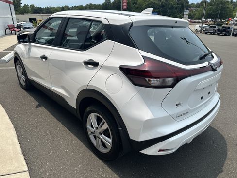 Used 2025 Nissan Kicks Play S FWD image 6