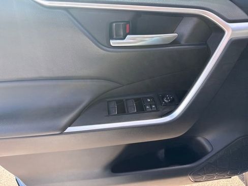 Used 2023 Toyota RAV4 AWD Hybrid image 9