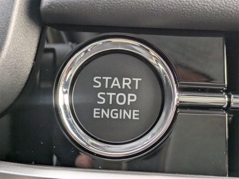 New 2026 Mitsubishi Outlander SE image 32