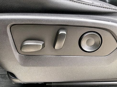Used 2022 GMC Sierra 1500 SLT w/ SLT Convenience Package RWD image 33