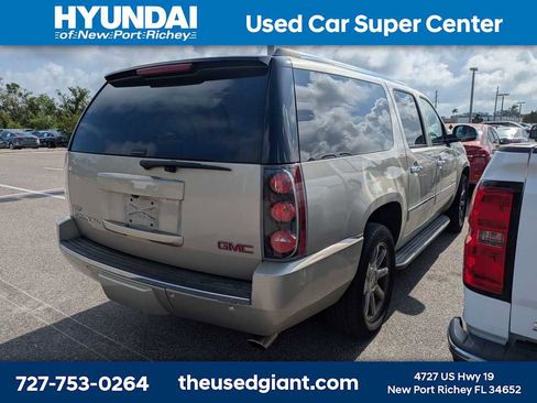 Used 2013 GMC Yukon XL Denali RWD image 2