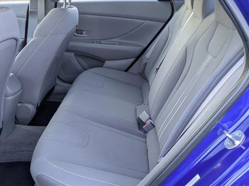 Certified 2022 Hyundai Elantra SEL image 17