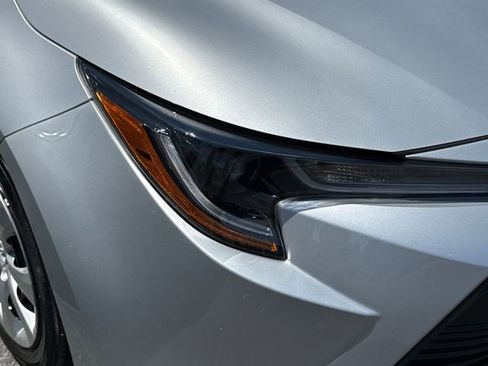 Used 2025 Toyota Corolla LE FWD image 9