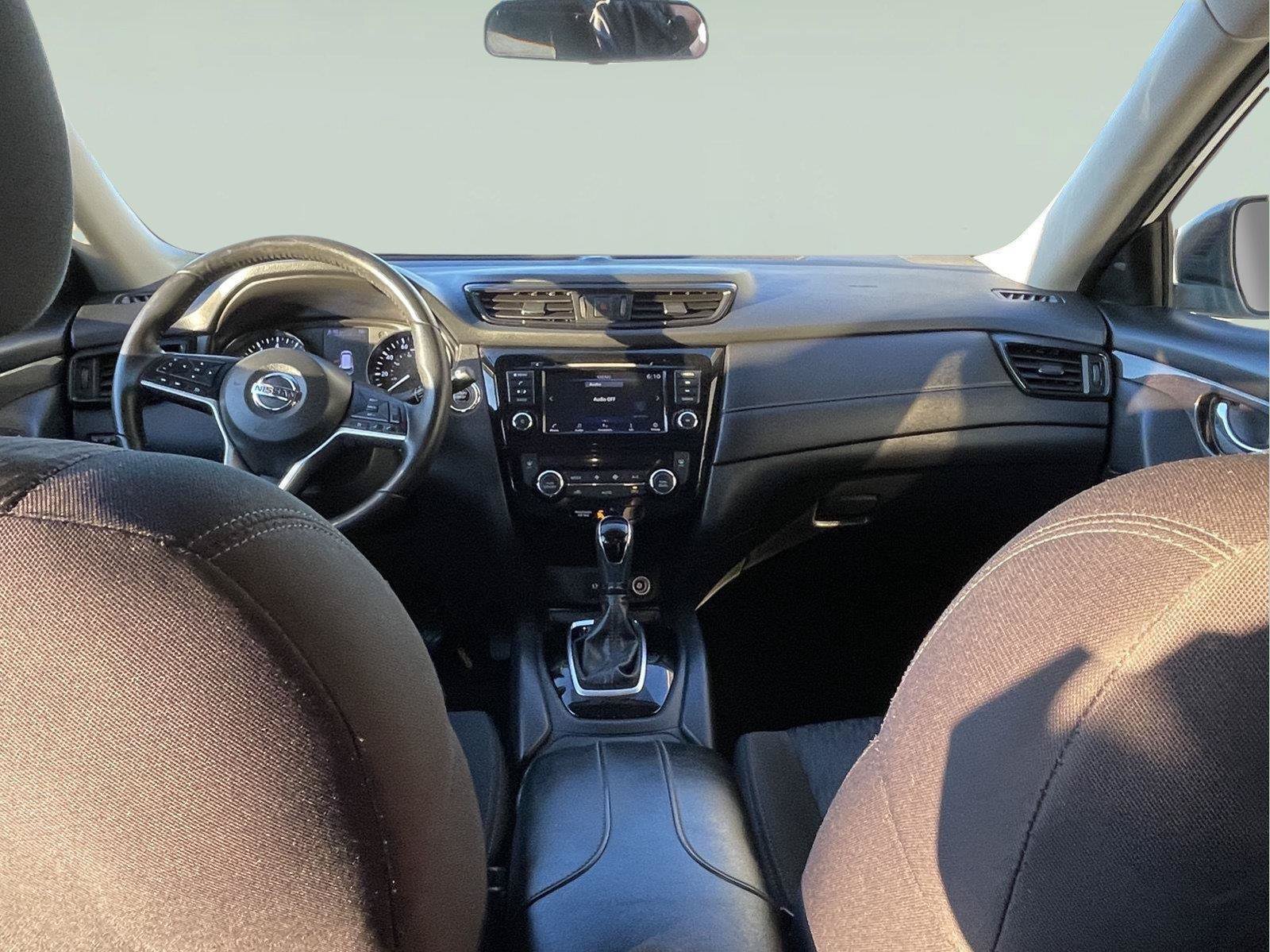 Used 2018 Nissan Rogue SV AWD/4WD image 17