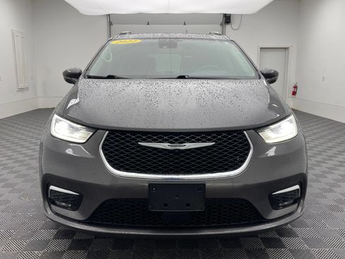 Used 2022 Chrysler Pacifica Touring-L FWD image 14