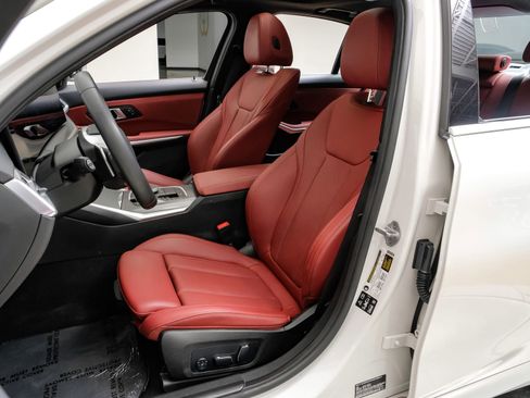 Used 2025 BMW 330i xDrive Sedan AWD/4WD image 34