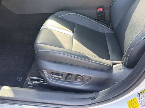 Used 2025 Toyota Camry SE w/ Convenience Package FWD image 12