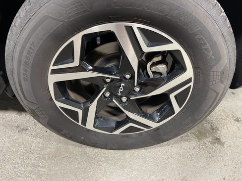 Used 2024 Kia Sportage LX image 36