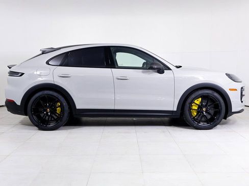 New 2026 Porsche Cayenne Turbo GT AWD/4WD image 30