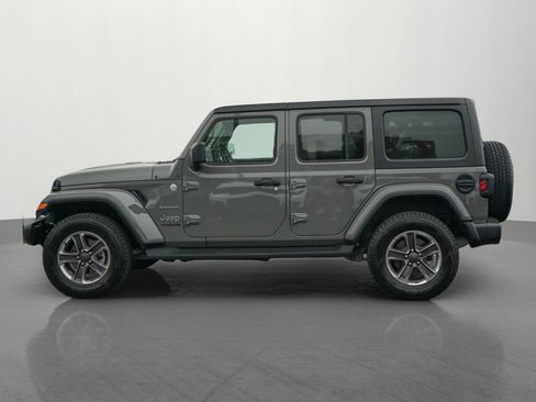 Used 2022 Jeep Wrangler Unlimited Sahara w/ Cold Weather Group image 4