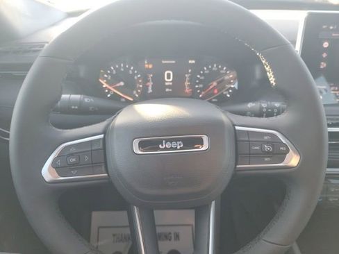 New 2026 Jeep Compass Latitude image 12