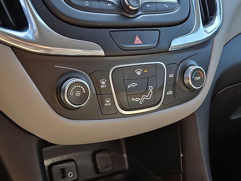 Used 2018 Chevrolet Equinox LS image 15