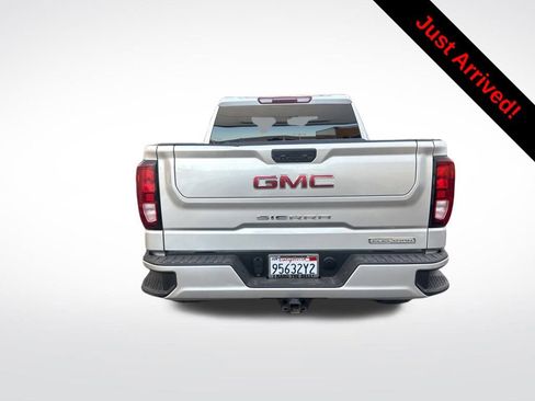 Used 2022 GMC Sierra 1500 Elevation image 2