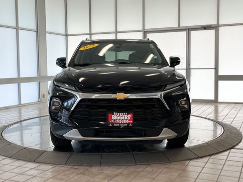 Used 2023 Chevrolet Blazer LT image 3