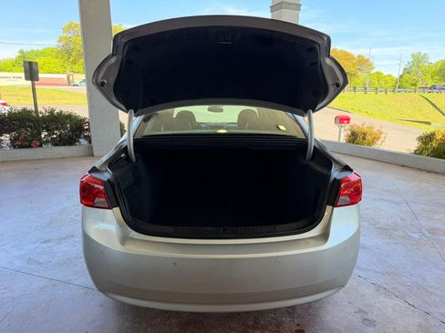 Used 2014 Chevrolet Impala LT w/ Convenience Package image 23