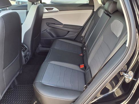 New 2025 Volkswagen Taos SE image 12