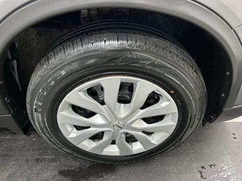Used 2018 Nissan Rogue S AWD/4WD image 8