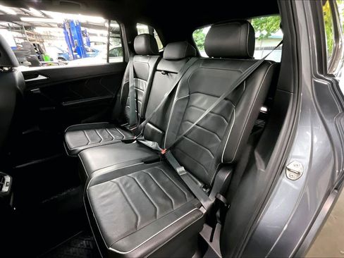 Used 2024 Volkswagen Tiguan SEL R-Line image 28