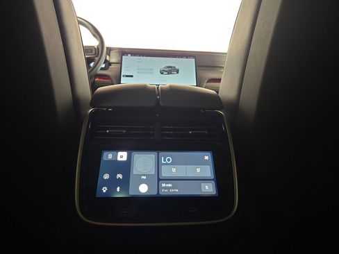 Used 2022 Rivian R1T Launch Edition image 28