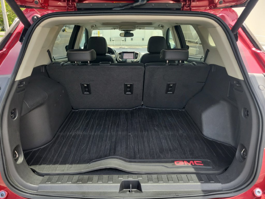 Used 2019 GMC Terrain Denali w/ Advanced Safety Package FWD image 13