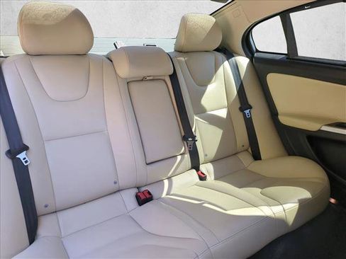 Used 2018 Volvo S60 T5 Inscription image 23