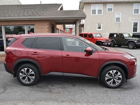 Used 2023 Nissan Rogue SV AWD/4WD image 2