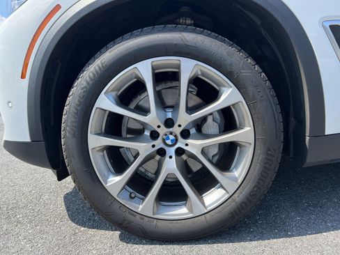 Used 2023 BMW X5 xDrive40i w/ Premium Package AWD/4WD image 12