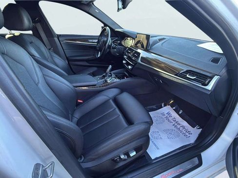 Used 2018 BMW 530i xDrive image 16