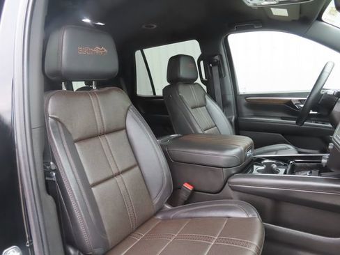 Used 2026 Chevrolet Tahoe High Country AWD/4WD image 25