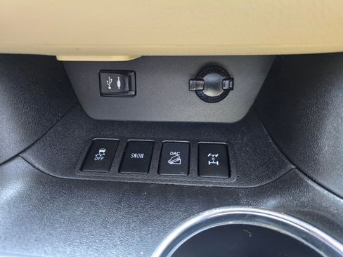 Used 2014 Toyota Highlander Limited Platinum AWD/4WD image 12