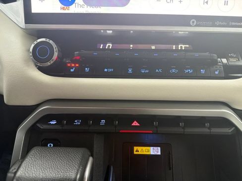 Used 2022 Toyota Tundra Capstone AWD/4WD image 29