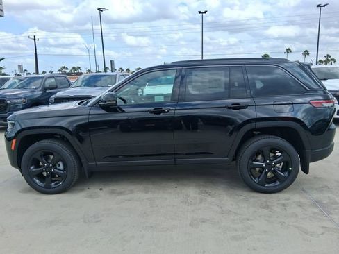 New 2026 Jeep Grand Cherokee Limited RWD image 4