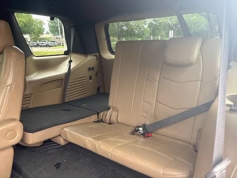 Used 2018 Cadillac Escalade Platinum AWD/4WD image 22