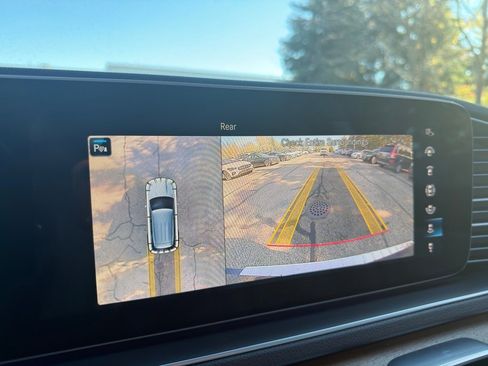 Used 2022 Mercedes-Benz GLE 350 4MATIC w/ Premium Package image 22