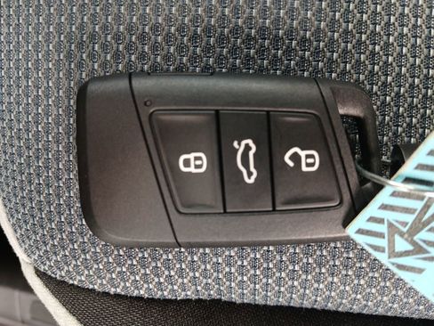 New 2025 Volkswagen Taos S image 27